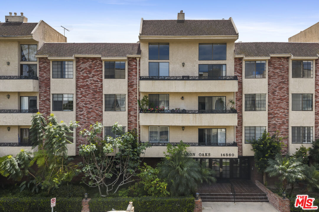Buy or rent a property | Benefit St, Sherman Oaks 91403