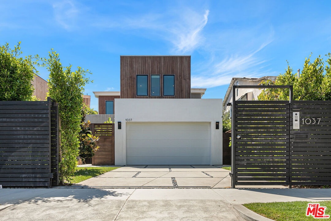 Buy or rent a property | Palms Blvd, Venice 90291