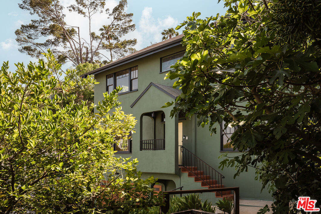 Buy or rent a property | Ivan Hill Ter, Los Angeles 90039