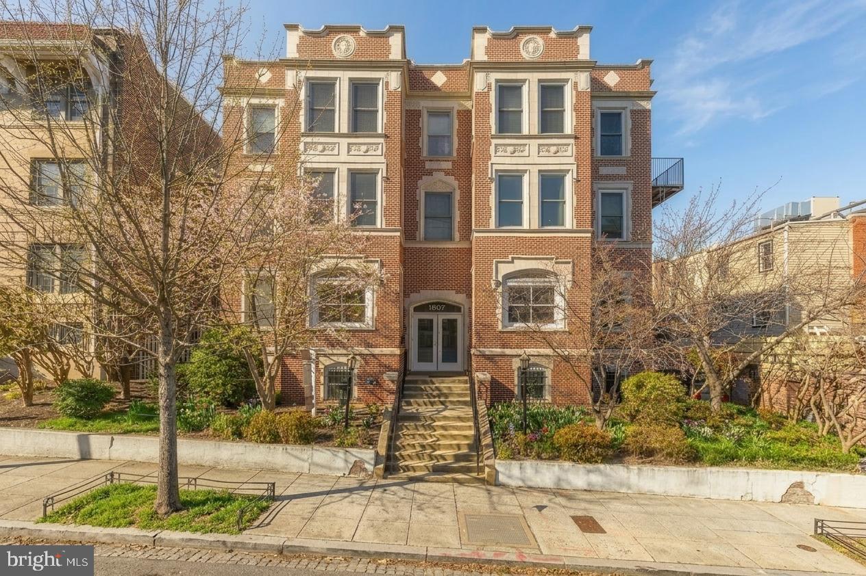 Buy or rent a property | California St NW, Washington, DC 20009