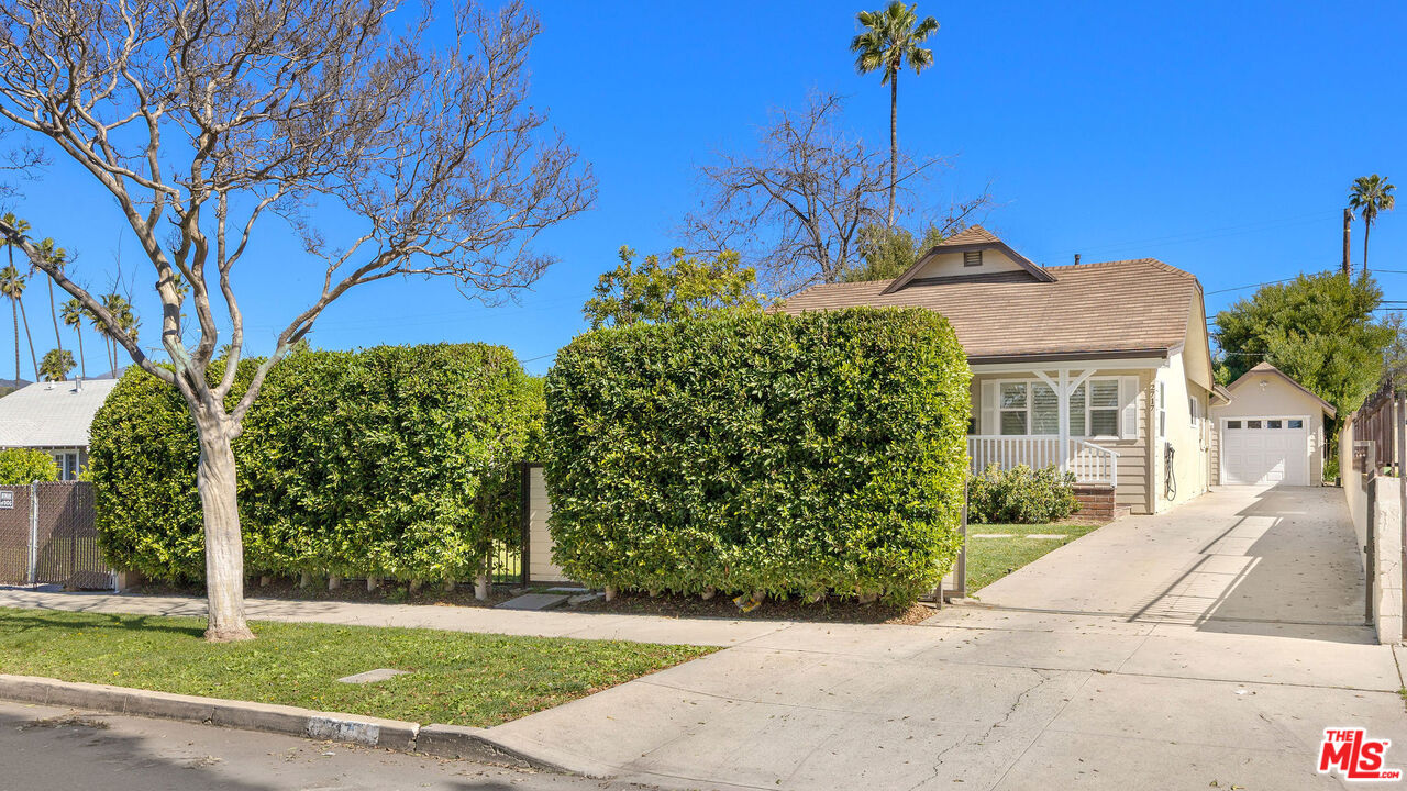 Buy or rent a property | W Ave 30, Los Angeles 90065
