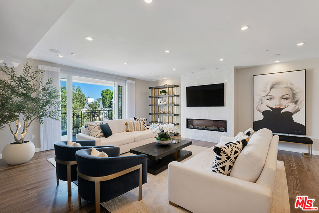 Buy or rent a property | S Barrington Ave, Los Angeles 90049