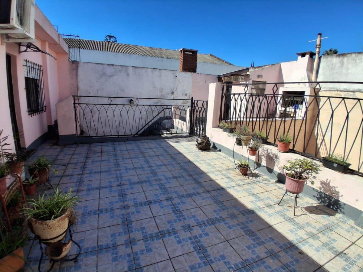 Buy or rent a property | TANDIL, Flores C1406GSQ