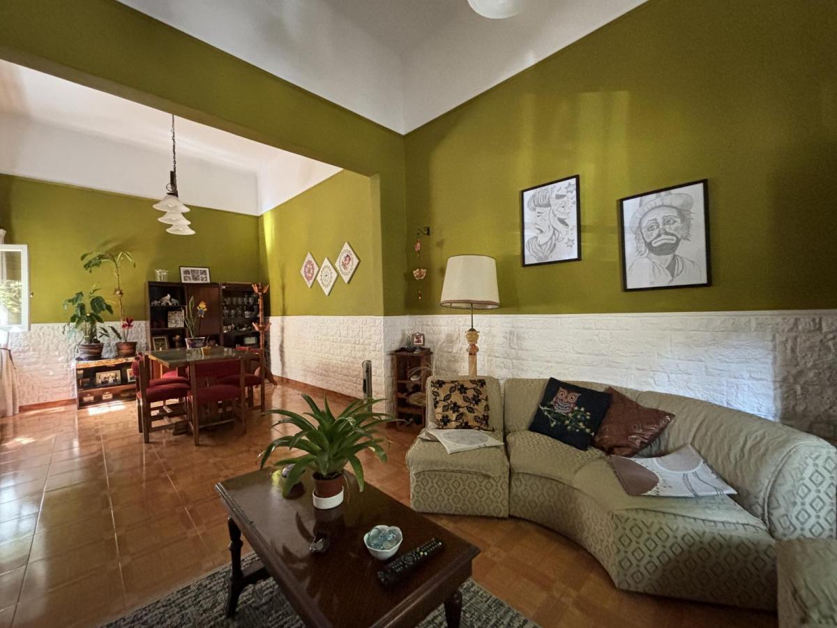 Buy or rent a property | Espartaco, Flores 1406