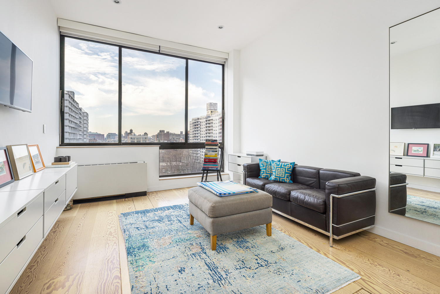Buy or rent a property | Bleecker Street, Greenwich Village 10012