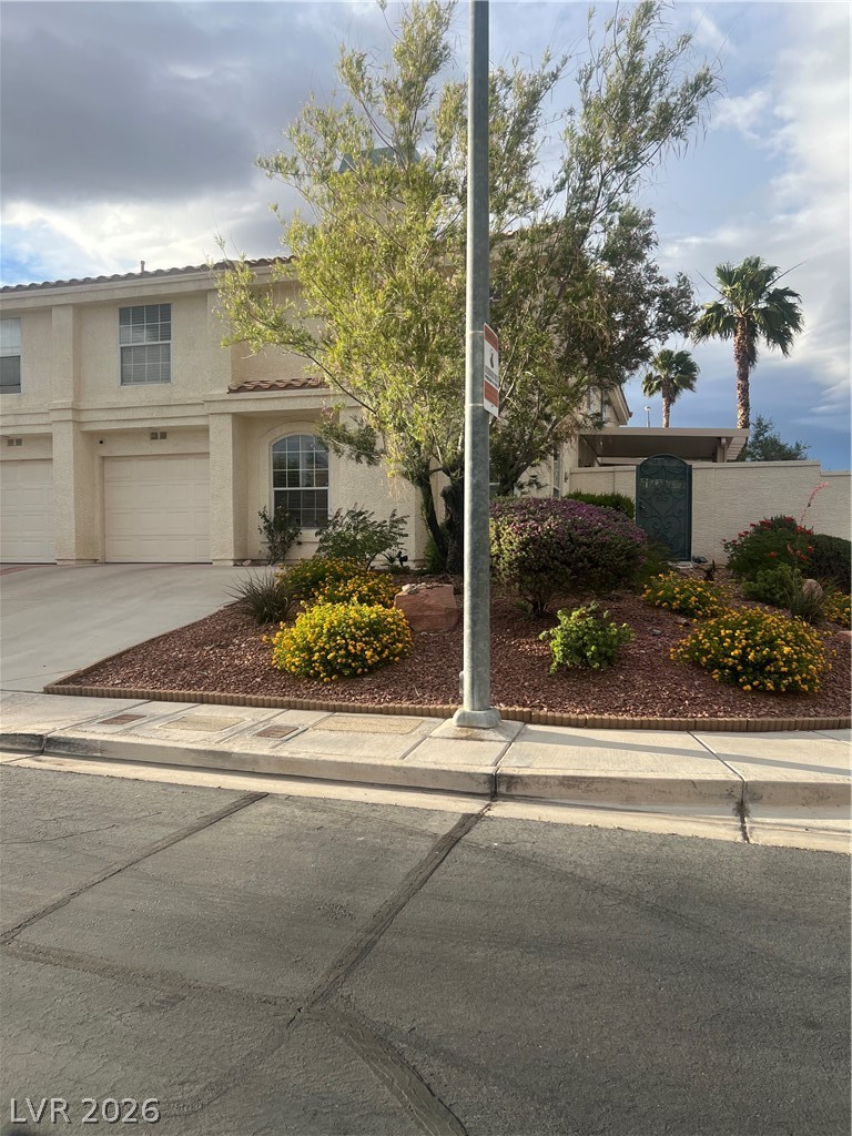 Buy or rent a property | Lisa Dawn Ave, Las Vegas 89147