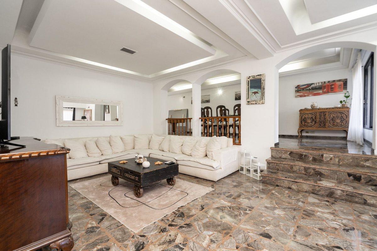 Buy or rent a property | Navarro, Villa Devoto C1417BSY