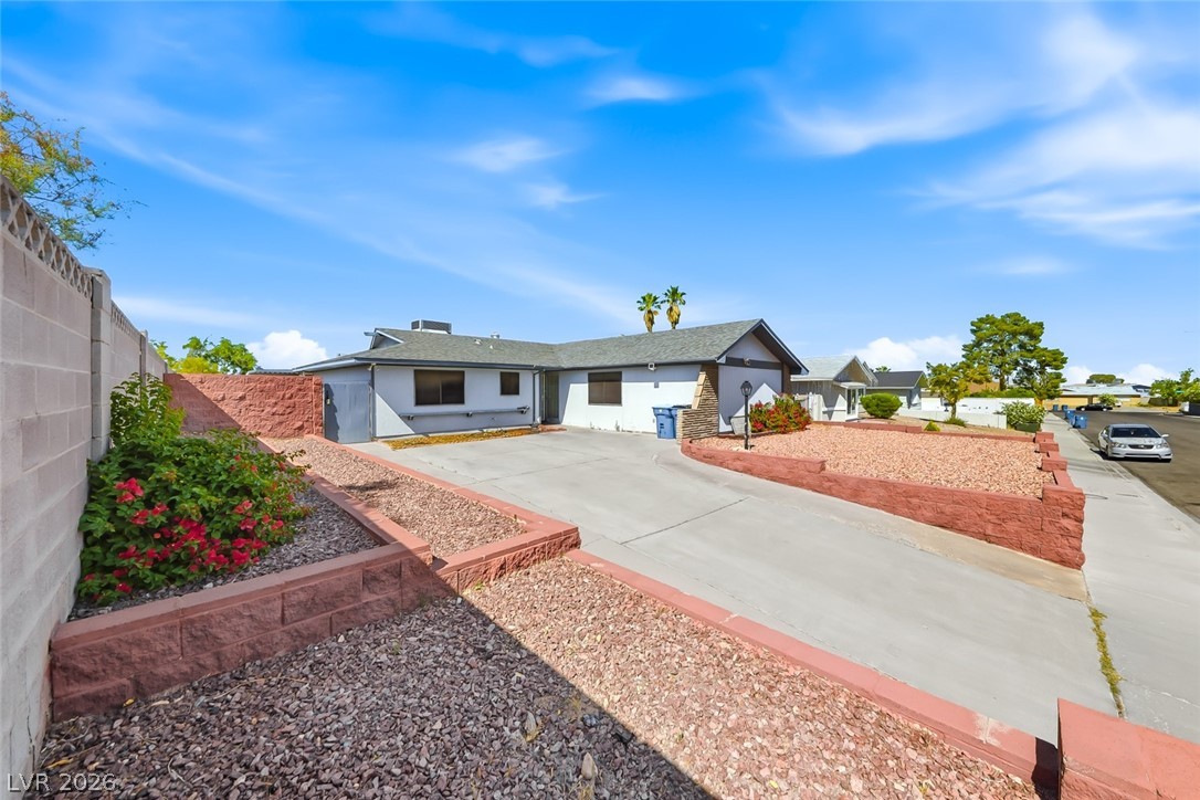 Buy or rent a property | 10 Oaks Ave, Las Vegas 89145