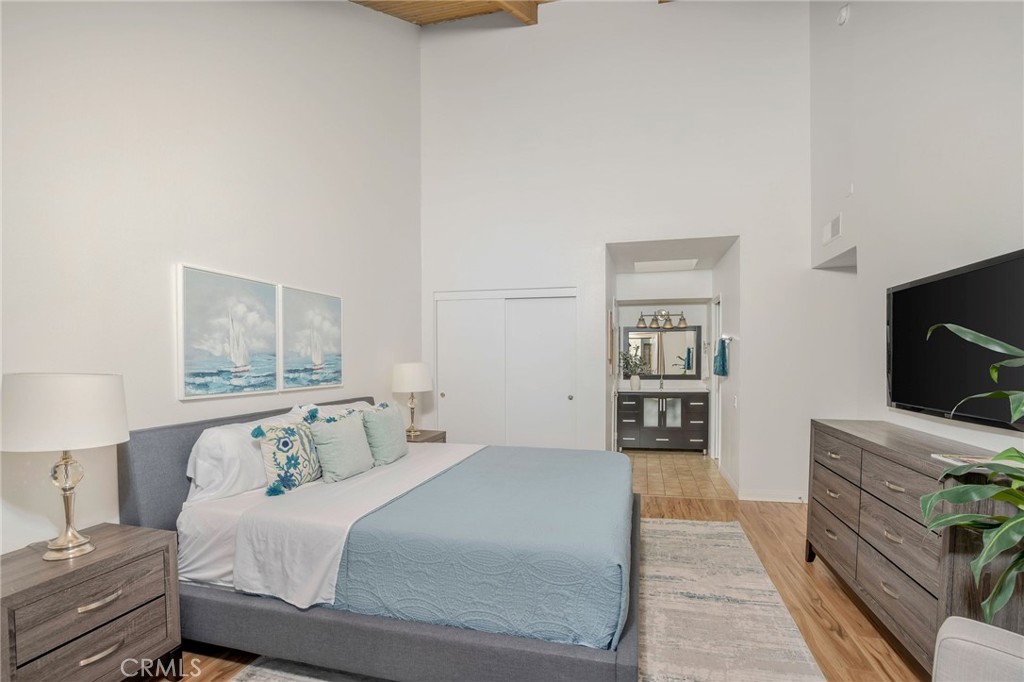 Buy or rent a property | Greenfield Ave, Los Angeles 90025