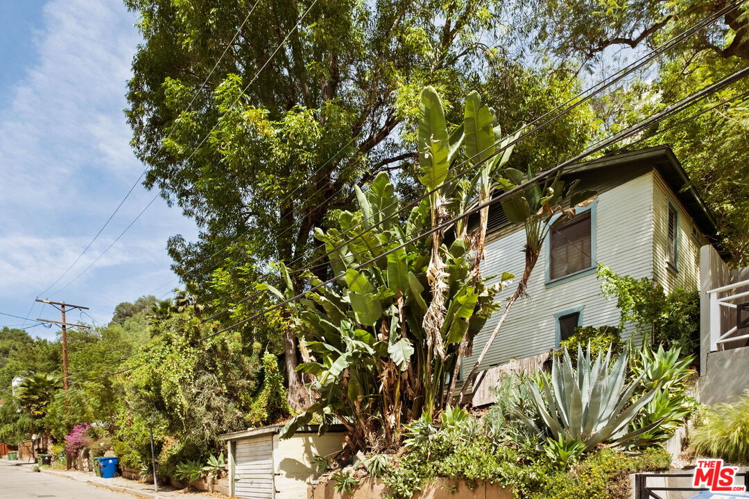 Buy or rent a property | Museum Dr, Los Angeles 90065
