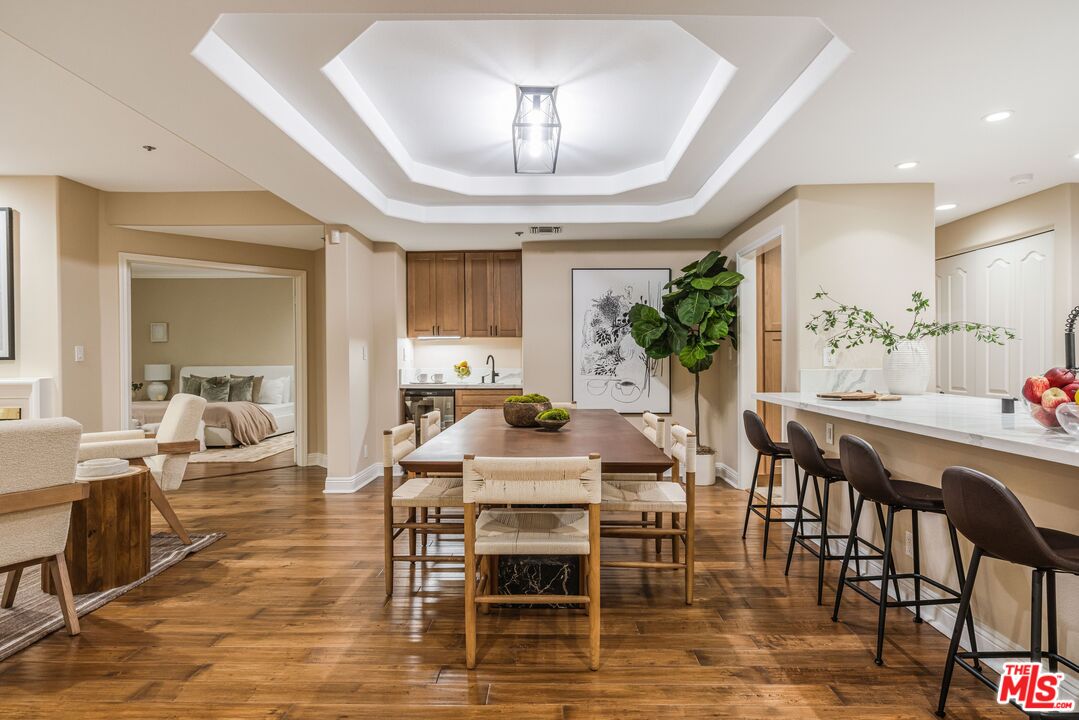 Buy or rent a property | S Barrington Ave, Los Angeles 90049